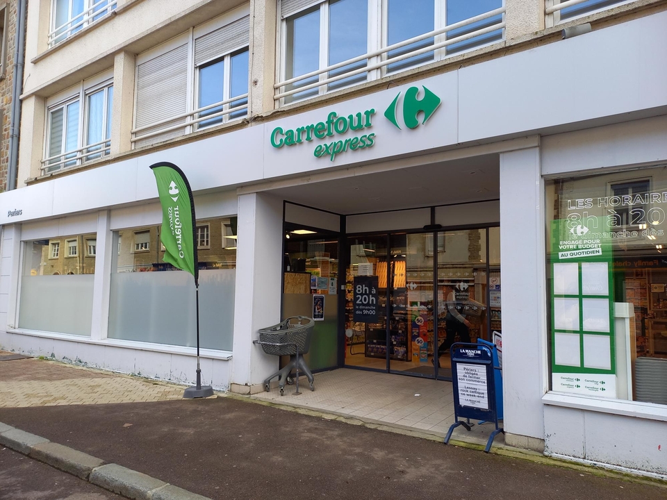 Carrefour Express, 7 Rue de Saint-Lô, 50190 Périers
