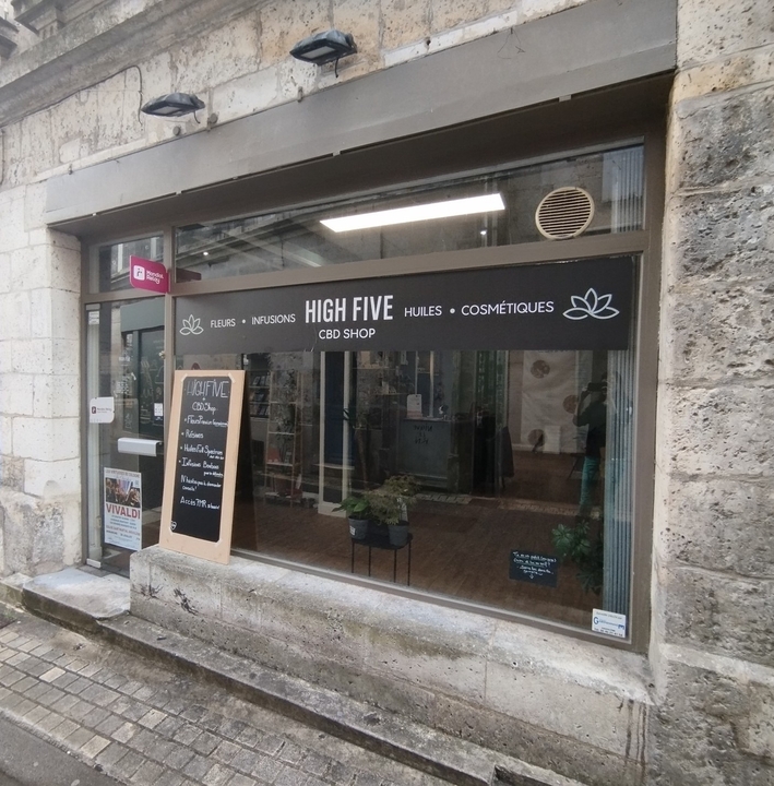 High Five Cbd/joyfulink, 32 Rue de la Cloche Verte, 16000 Angoulême