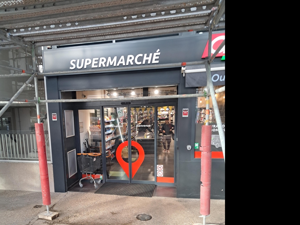 Locker Supermarche G20 92380 Garches, 160 4 Avenue Joffre, 92380 Garches