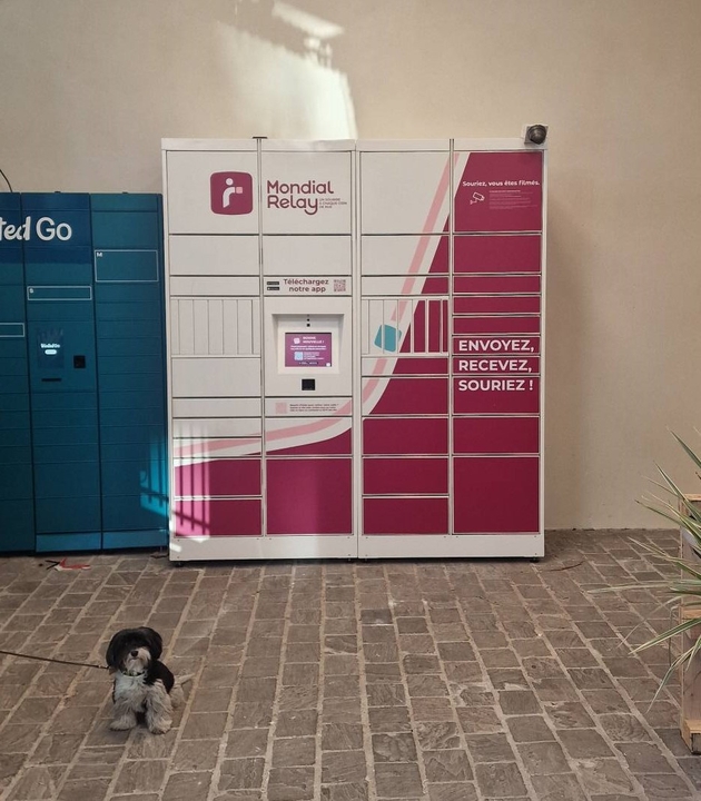Locker 24/7 Carrefour Charles Gruet Bordeaux, 16 Place Charles Gruet, 33000 Bordeaux