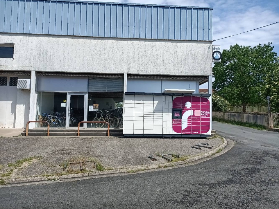 Locker 24/7 Velo'Ocaz St Savin, 1 1 Place de la Libération, 33920 Saint-Savin