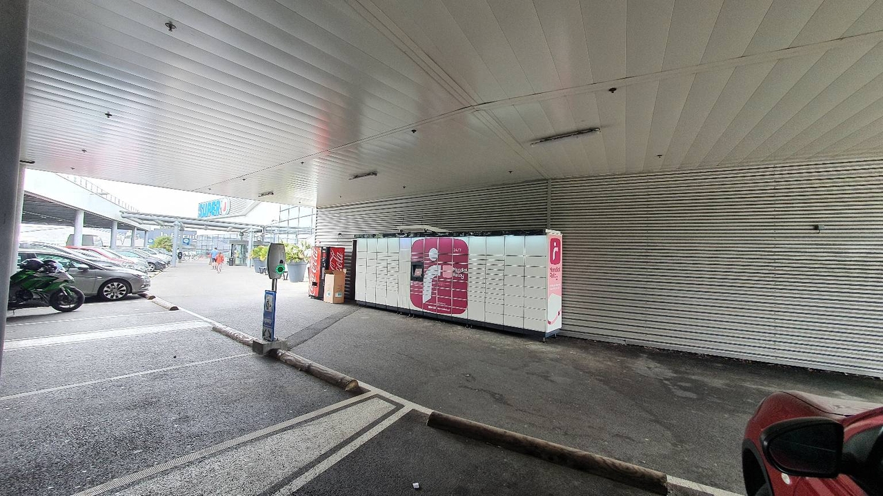 Locker 24/7 Super U Erquy, Rue des Jeannettes, 22430 Erquy