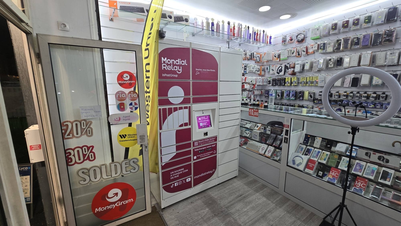 Locker Livry Connect, 19 19 Avenue Aristide Briand, 93190 Livry-Gargan