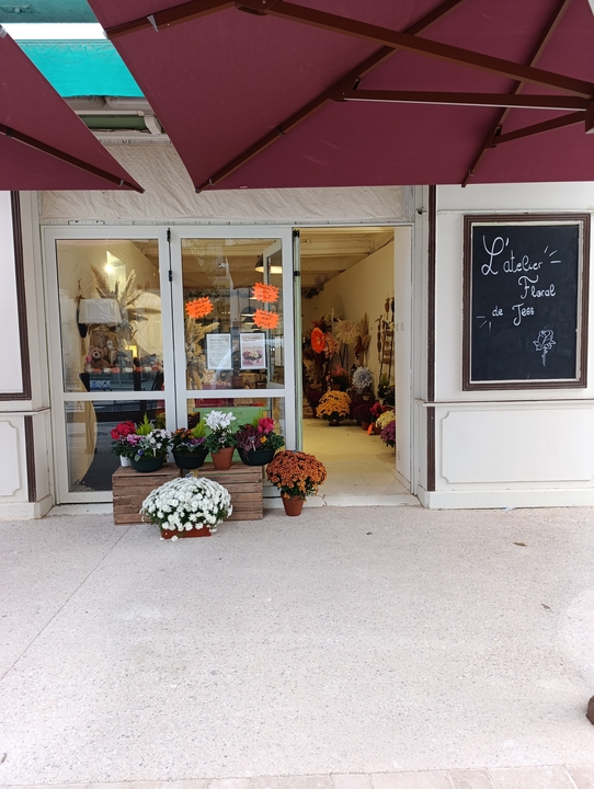 L Atelier Floral de Jess, 21 Cours de la République, 11200 Lézignan-Corbières