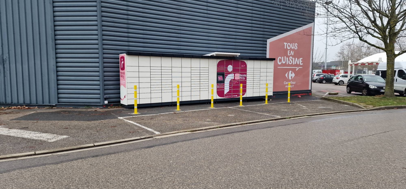 Locker 24/7 Carrefour Market 01390 Saint-André-de-Corcy, 70 70 allée des Marronniers, 01390 Saint-André-de-Corcy