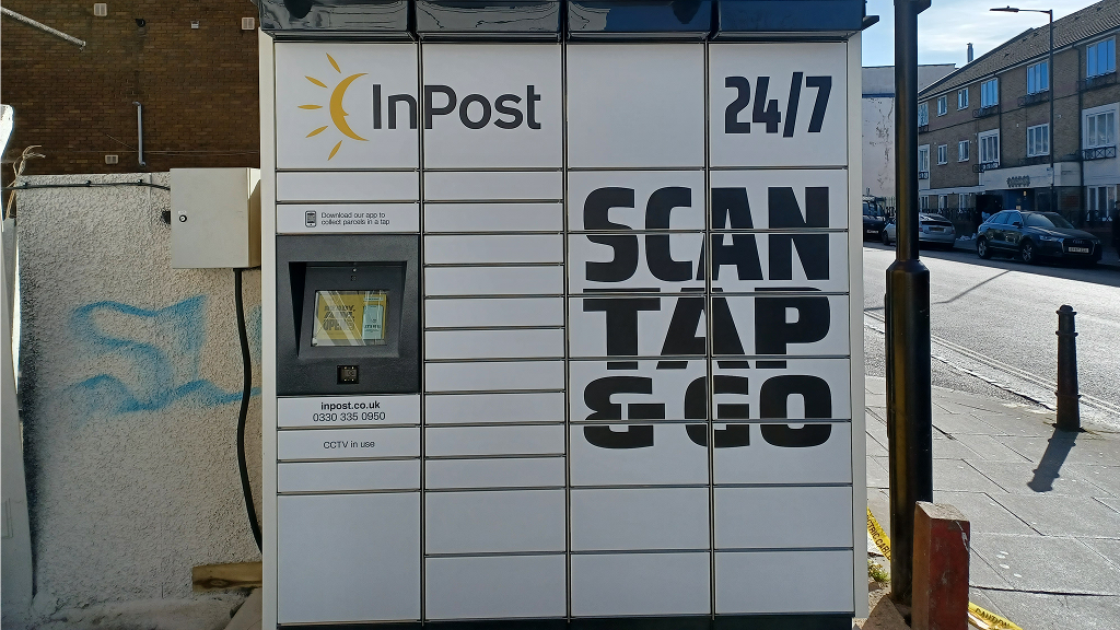 InPost's photo of the locker: InPost UK00272937