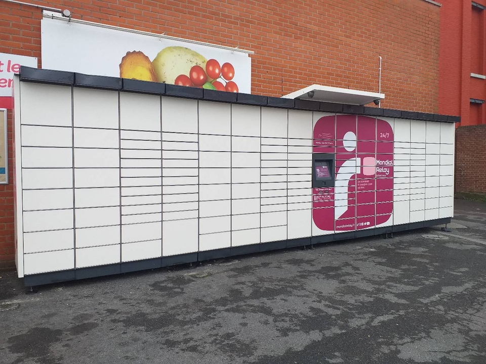 Locker 24/7 Carrefour Contact 59100 Roubaix, 47 47 Rue Carpeaux, 59100 Roubaix