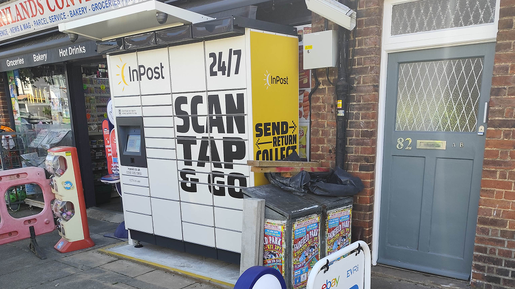 Foto del casillero de InPost: InPost UK00227332