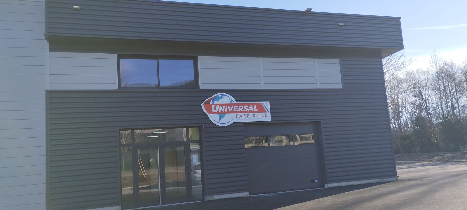 Universal Pare Brise Chambery, 33 Rue du Terraillet, 73190 Saint-Baldoph