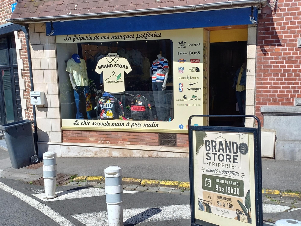 Brand Store Friperie, 65 Place du 11 Novembre 1918, 59230 Saint-Amand-les-Eaux