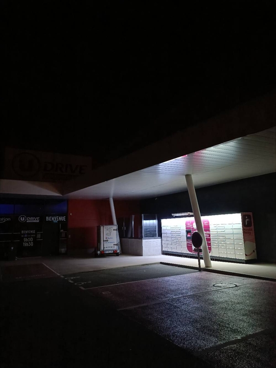 Locker 24/7 Super U Drive Becon les Granits, 3 3 Route de Saint Clement de la place, 49370 Bécon-les-Granits