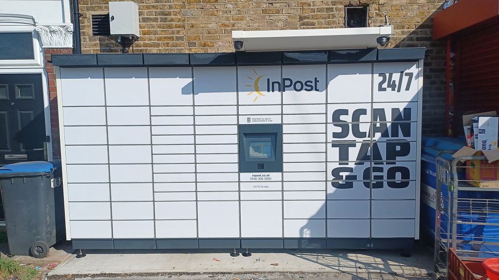 InPost's photo of the locker: InPost UK00272690