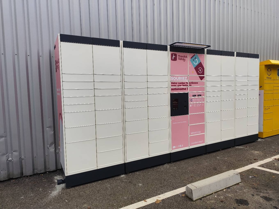 Locker 24/7 Drive Super U, 360 360 Rue Haute des Banchais, 49124 Saint-Barthélemy-d'Anjou