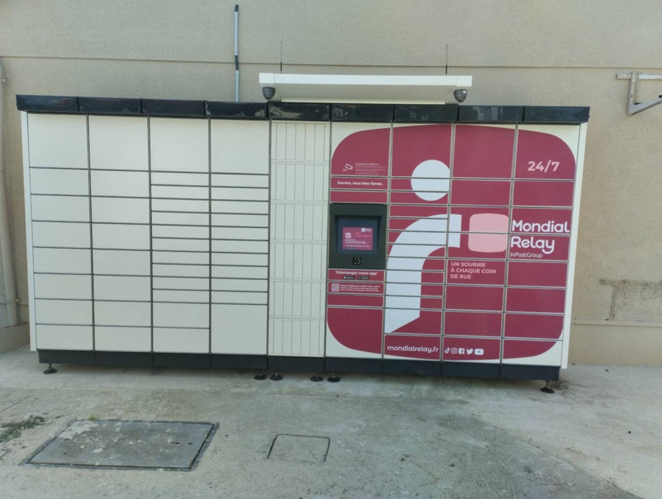 Locker 24/7 Station Avia Castelmayran, 65 65B Route d'Auvillar, 82210 Castelmayran
