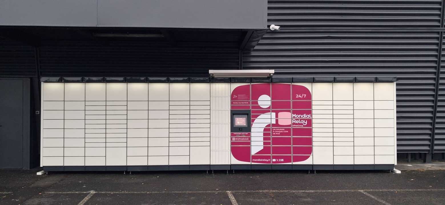Locker 24/7 Carrefour Market Peyre en Aubrac, Avenue de la Méridienne, 48130 Peyre en Aubrac