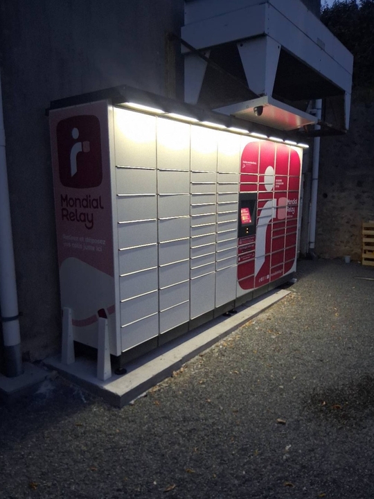 Locker 24/7 Carrefour Express, 15 15 Place du Marché, 72210 La Suze-sur-Sarthe