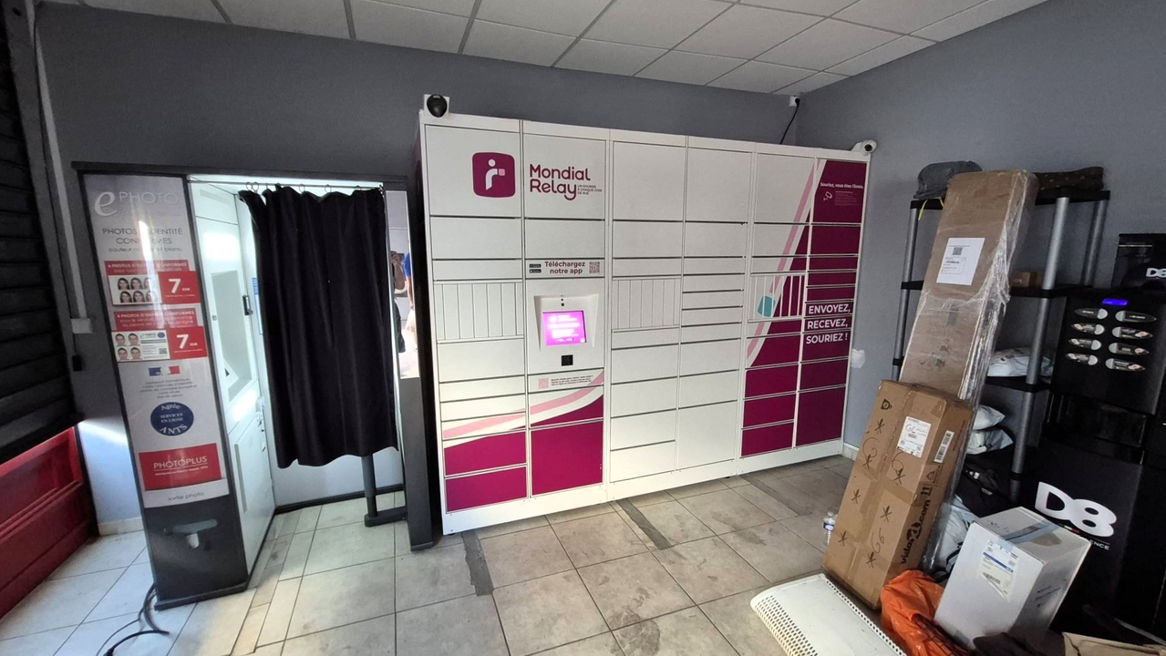 Locker Planet'Phone, 25 23 Rue du Maréchal de Tourville, 41000 Blois