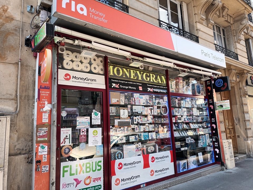 Paris Telecom, 113 Rue Duhesne, 75018 Paris