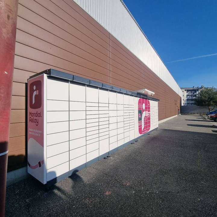 Locker 24/7 Carrefour Market 73110 La Croix-De-La-Rochette, 12-14 Boulevard Antoine Rosset, 73110 Valgelon-La Rochette