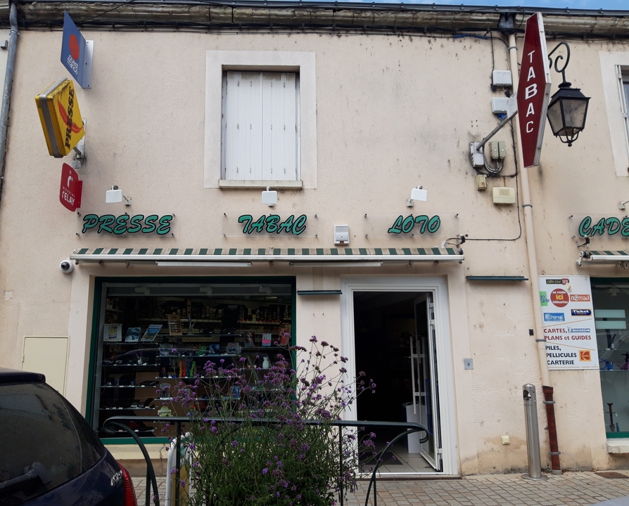 Tabac Presse, 8 Place de l'Abbatiale, 44310 St Philbert de Grand Lieu