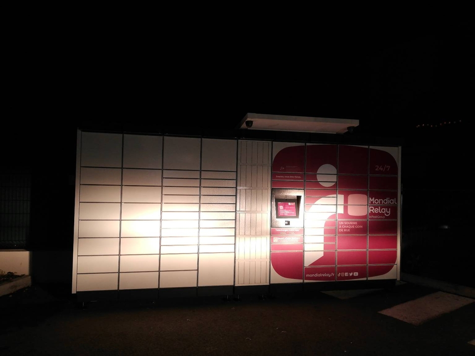 Locker 24/7 U Express Noves ., 5 Avenue Irene Et Pierre Joliot Curie, 13550 Noves